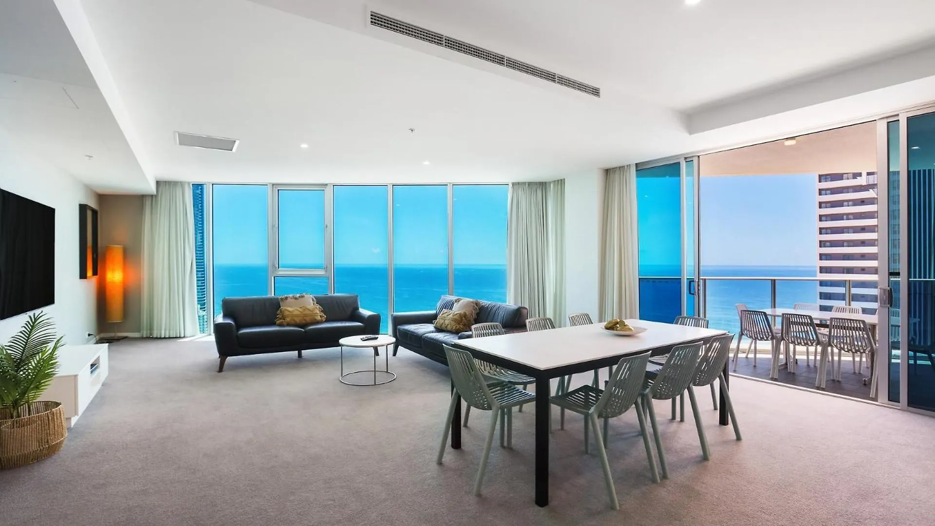 Number 1 H Residences - Wifi, Parking & More By Gold Coast Holidays