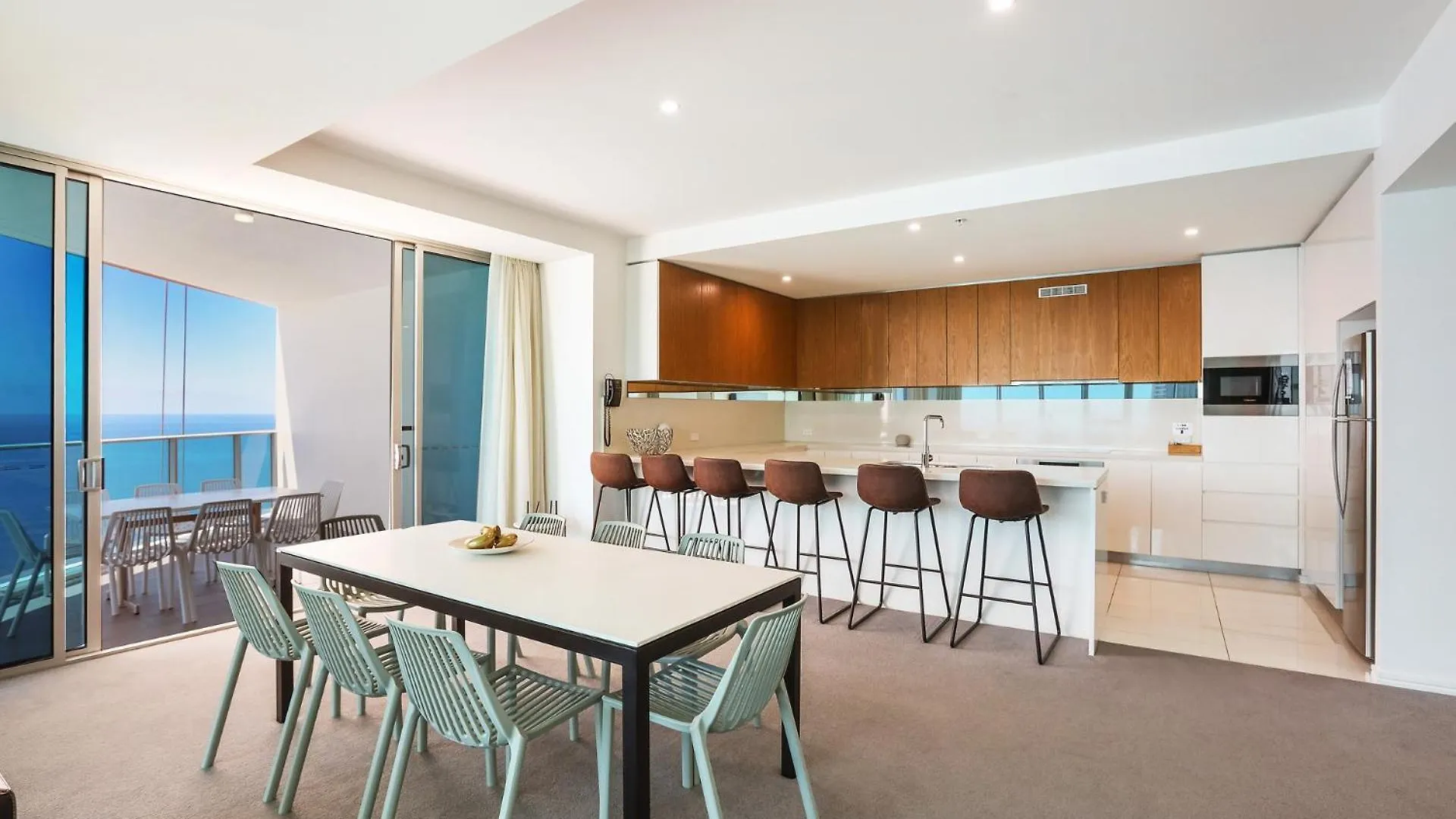 Number 1 H Residences - Wifi, Parking & More By Gold Coast Holidays Lägenhet