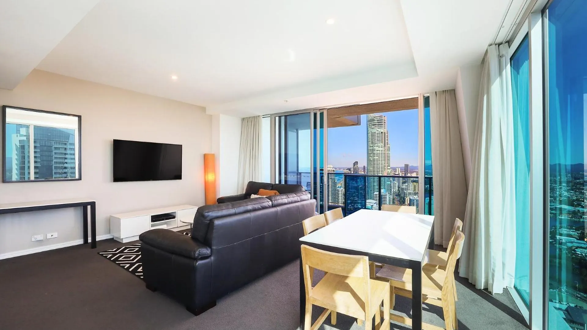 Lägenhet Number 1 H Residences - Wifi, Parking & More By Gold Coast Holidays Australien
