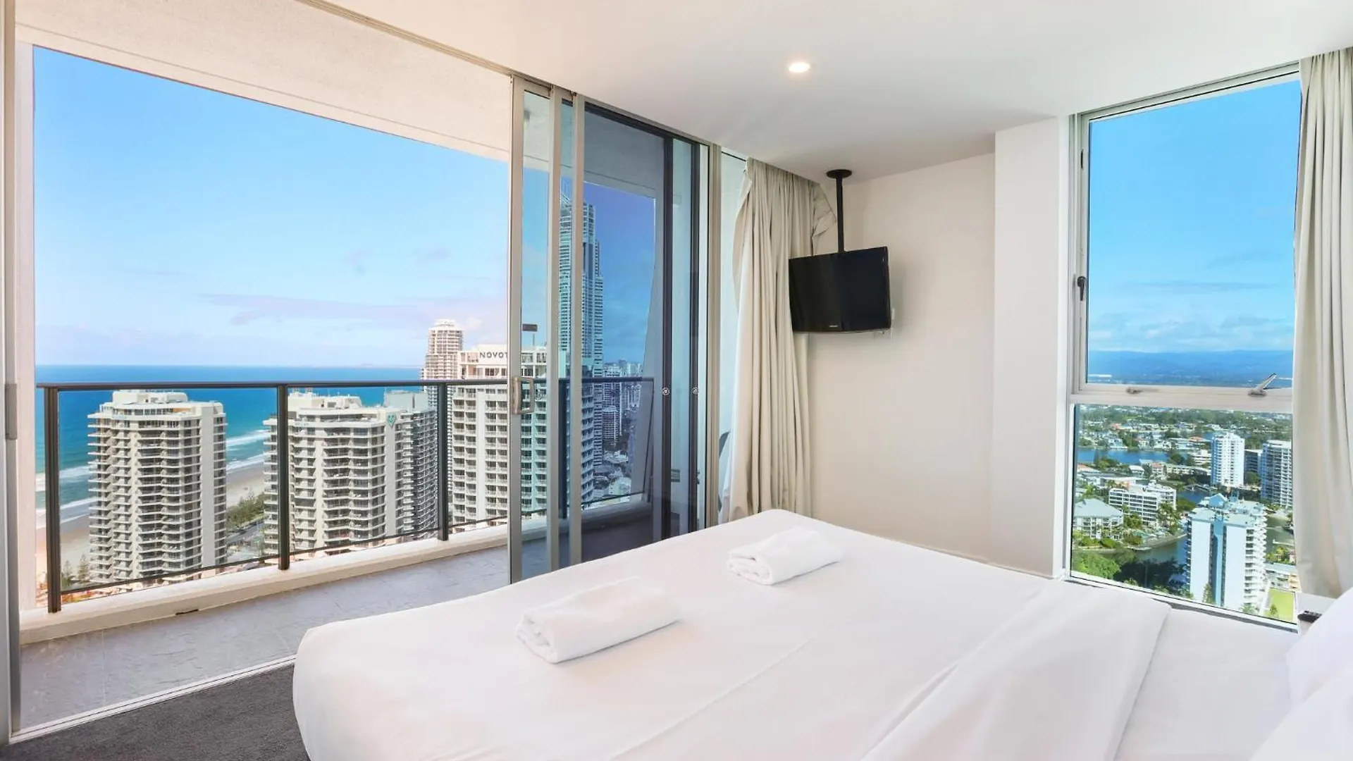 Number 1 H Residences - Wifi, Parking & More By Gold Coast Holidays
