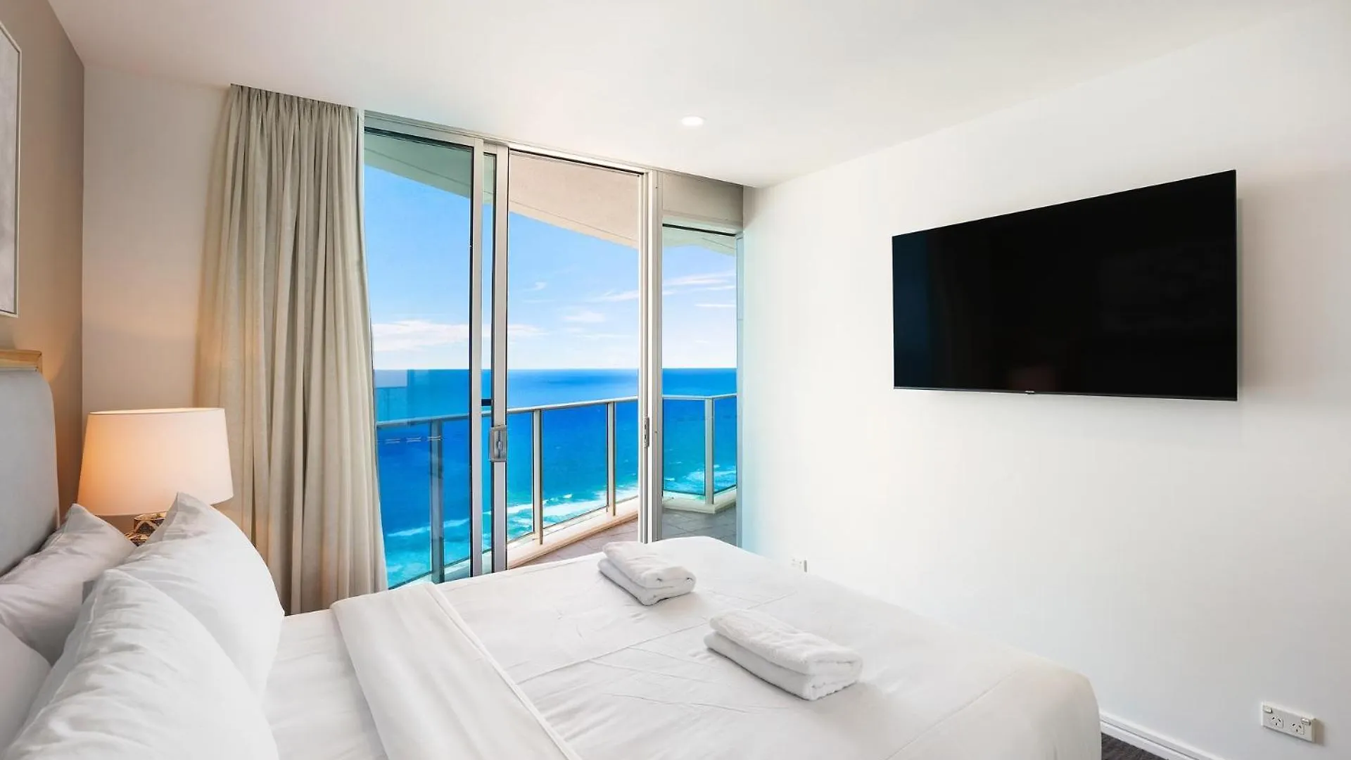 Number 1 H Residences - Wifi, Parking & More By Gold Coast Holidays 0*,  Australia