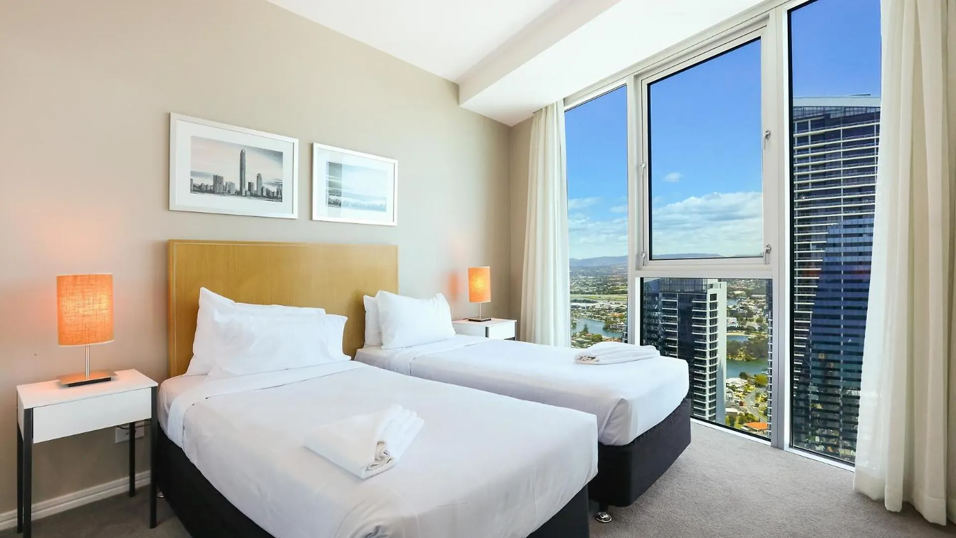 Number 1 H Residences - Wifi, Parking & More By Gold Coast Holidays Apartment