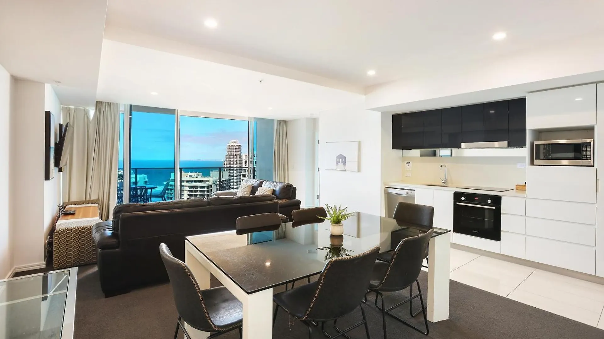 Apartment Number 1 H Residences - Wifi, Parking & More By Gold Coast Holidays